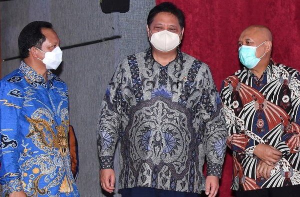 Libur Imlek 2021: ASN dan pekerja swasta dilarang bepergian keluar kota. Libur Imlek 2021: ASN dan pekerja swasta dilarang bepergian keluar kota.