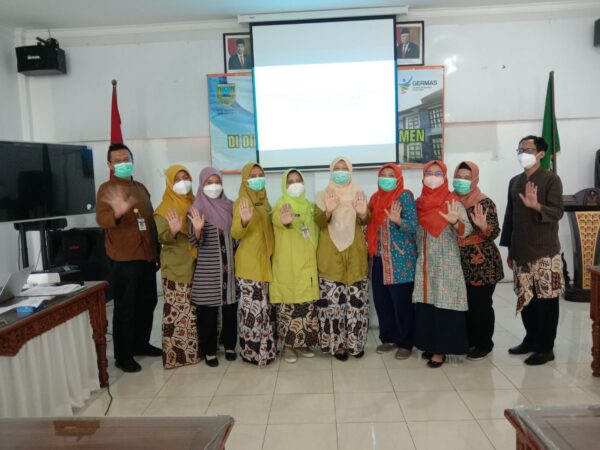 PERTEMUAN INISIASI DAN KOORDINASI PEMBENTUKAN TIM DPPM (District Based Public Privat Mix) PERTEMUAN INISIASI DAN KOORDINASI PEMBENTUKAN TIM DPPM (District Based Public Privat Mix)
