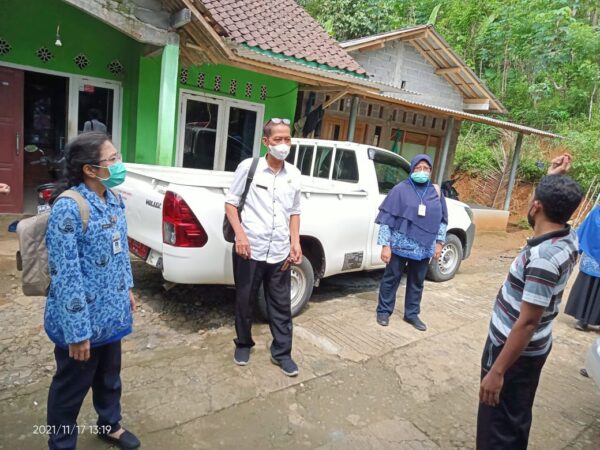 MONITORING PENANGGULANGAN MALARIA DI KAWASAN BUKIT MENOREH MONITORING PENANGGULANGAN MALARIA DI KAWASAN BUKIT MENOREH